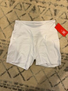 Women's High-Waist White Active Shorts with Side Pockets